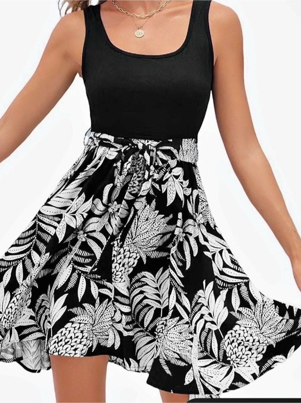 Cupshe NWT
Floral Mini Dress in Black & White Like New